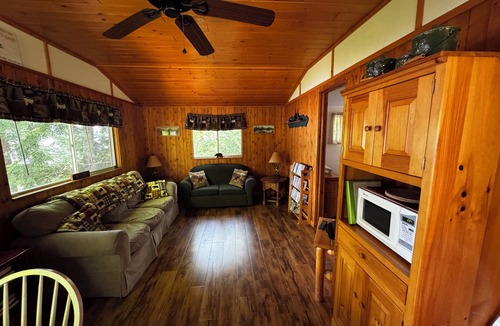 Moriah Center Cabin | Lake Front Cabin with free WiFi - Adirondacks High Peaks Region - Lake Placid