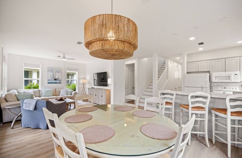 Laurel Grove House | LAKE FRONT~Golf Cart*~ Pool, Hot tub, Gym, FREE ACTIVITIES, WiFi