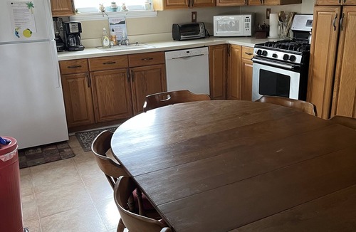 Huletts Landing Cottage | Lake George, Huletts Landing, Large family -friendly 5 BD Cozy Country Cottage