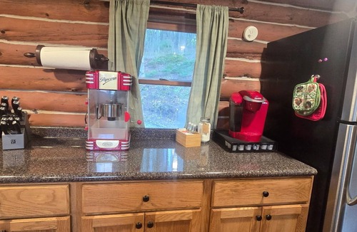 Scottsburg Cabin | Lake View with 7 Acres near Skiing