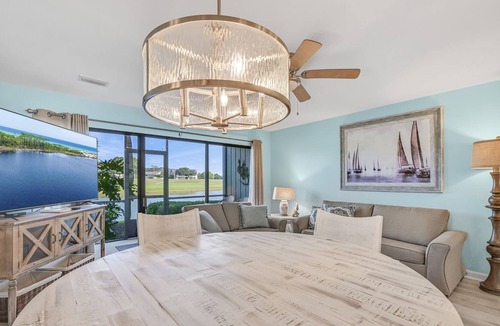 Miramar Beach Villa | ~Lakefront 2Br/2Ba ~ 2 Minutes to Beach ~ Sleeps 4 ~ Ground Floor