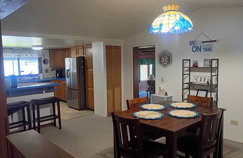 Hamilton House | Lakefront 4 bedroom house 8 minutes from Colgate
