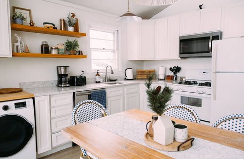 Barnstead Cabin | Lakefront Chalet: Hot tub, Kayaks, Central AC, Family-friendly