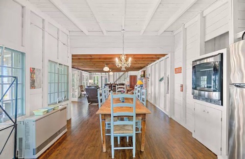 South Hero House | Lakefront cottage with sunset views in South Hero, VT