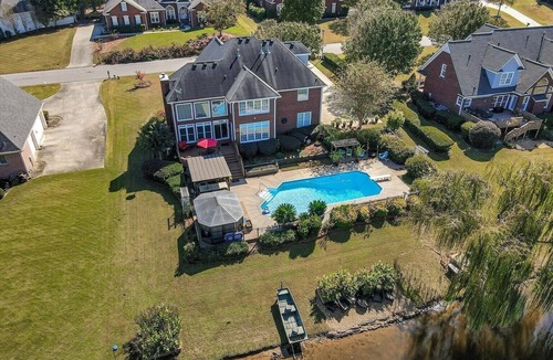Evans House | Lakefront Home for Families & Groups – Private Pool, BBQ, Kayaks, Fishing