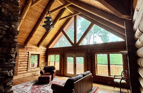 Bridport House | Lakeside- Mountain View Lodge on Lake Champlain in delightful Bridport