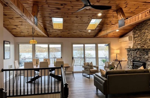 Hammondsport House | Lakeview, Spa, Firepit, BBQ, Fireplace + Speakeasy