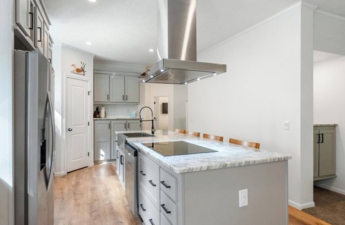 Harbor Springs House | Large Private Home, Hot Tub, Bonfire Pit, Mins. to Harbor Springs and Nubs