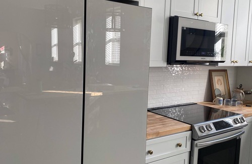 Beacon Apartment | LOCATION LOCATION LOCATION IN THE HEART OF BEACON & RIGHT ON MAIN STREET.