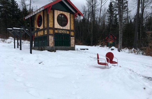 North River Cabin | Lovingly Restored Historic Cottage in Adirondack Mountains, New York