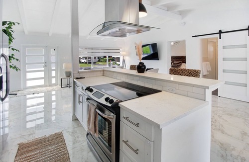 Lauderdale Isles Villa | Lux FL Waterfront Heaven, Pool, Jacuzzi, World Cup? Stadium is Only 15 Mins Away