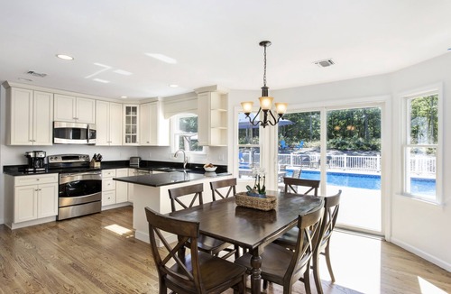 Hampton Bays Villa | Luxe Hamptons Retreat ✨ Pool + Hot Tub Sleeps 10 Near Southampton & US Open
