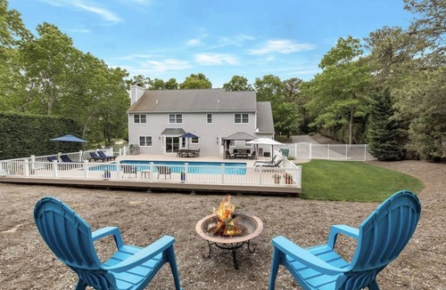 Hampton Bays Villa | Luxe Hamptons Retreat ✨ Pool + Hot Tub Sleeps 10 Near Southampton & US Open