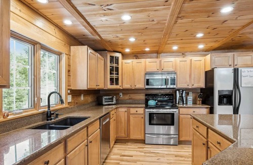 West Hartford House | Luxe Log Cabin with Game Room & Club Access