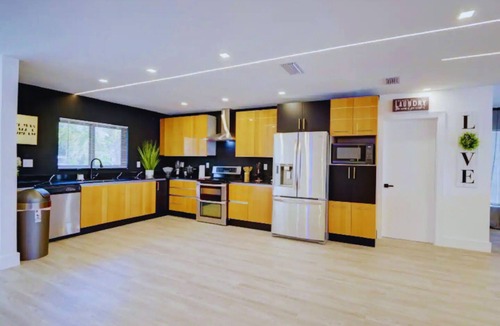 Seybold Villa | Luxe WATERFRONT MANSION w Private Nightclub, Cinema, Game Room & Pool