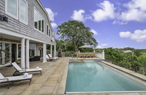 Beach Hampton House | Luxurious Amagansett home perched on a hill, amazing views, exceptional.