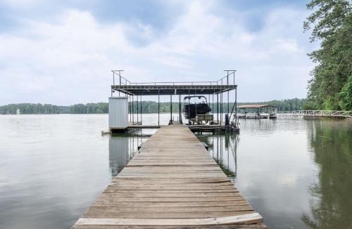 Appling Villa | Luxurious Lake Front Estate, Sleeps 20, Game Room and Pet Friendly