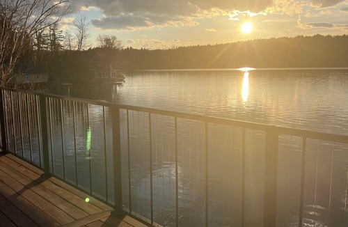 Fitzwilliam House | Luxurious Lakefront 3-bedroom house in Fitzwilliam on Laurel Lake