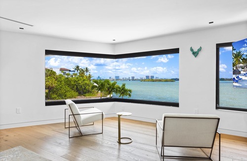 San Souci Estates Villa | Luxurious Tranquil Resort Mansion in Vibrant Miami Awaits