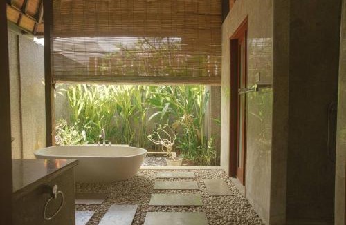 Berawa Villa | Luxury 3BR Villa Di Bucu Canggu