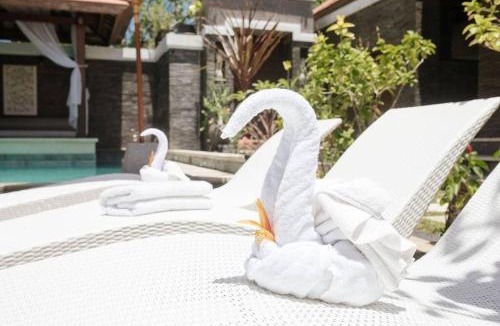 Berawa Villa | Luxury 3BR Villa Di Bucu Canggu