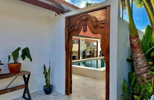 Berawa Villa | Luxury 3BR Villa Rice Field view Berawa-Canggu