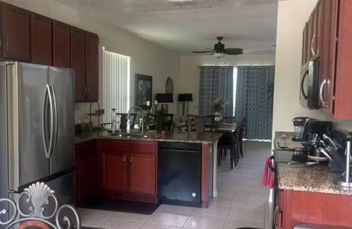 Seasons House | Luxury 5BR Pool Home Near Disney Family Retreat