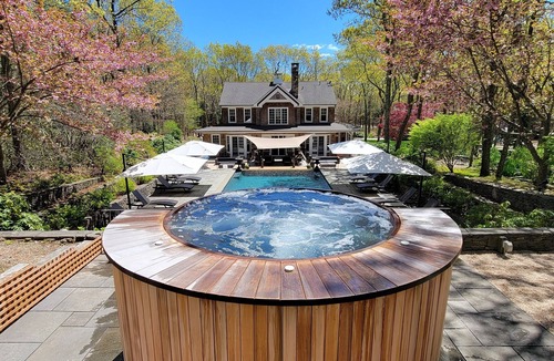 Sagaponack House | Luxury 9 Acre Sagaponack/Sag Harbor Compound Retreat & Year-Round Spa