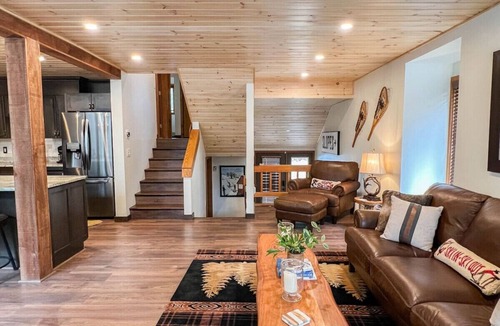 Bartlett Villa | Luxury Attitash Mountainside Home, Rivers + Mtns!