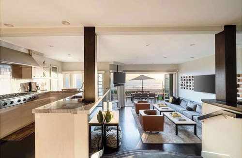 El Porto House | Luxury Beachfront Strand Home I Private Theater