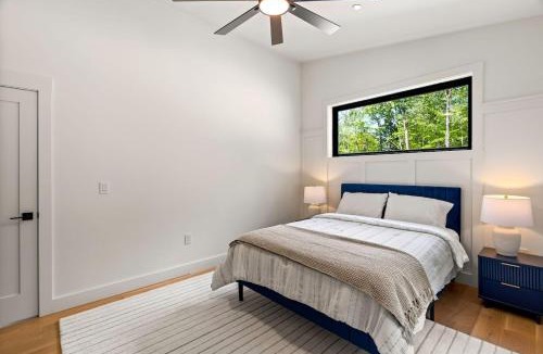 Campton Villa | Luxury Brand New Villa Skiing Hot Tub Movie Theater