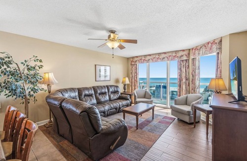 Crescent Beach Condo | Luxury condo, across the street from the beach + Free Attraction Tickets!