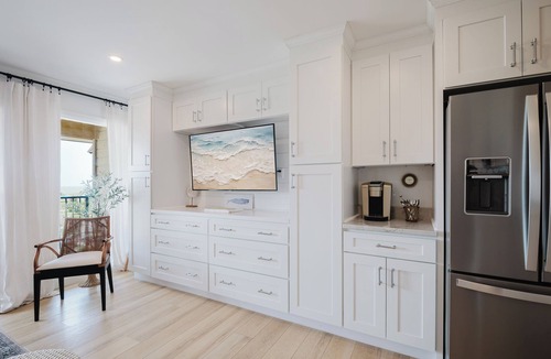 Folly Field Villa | Luxury Direct Oceanview King Villa Steps to Beach Gourmet Kitchen