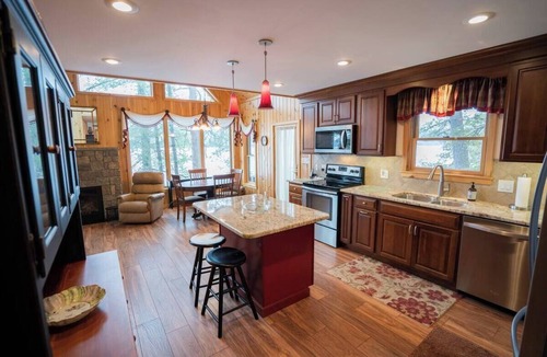 Lake George House | Luxury Lakefront Log Cabin on Schroon Lake