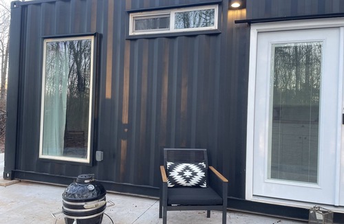 Enoree Cottage | Luxury modern container home in a rural setting! Pet friendly!