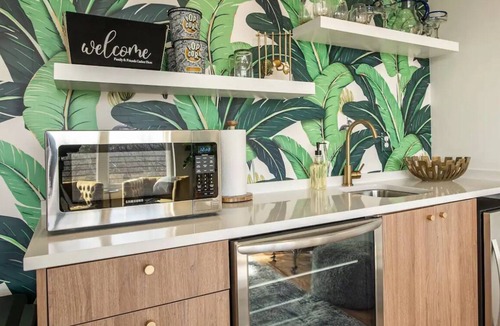 East Ridge House | Luxury Modern, Down Town Retreat, Pet Friendly