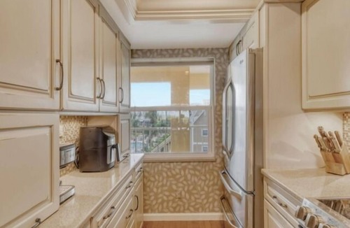 Englewood South Condo | Luxury, waterfront condo in the quaint, old Florida town of Englewood,