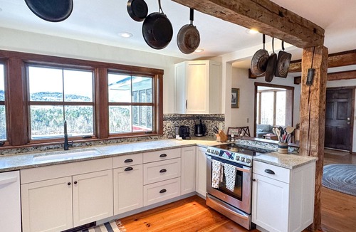 Warren House | Mad Mountain Meadows - Stunning Mountain Views!