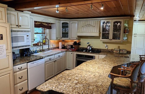 Fishs Eddy House | Marvelous 5-bedroom house in Fishs Eddy with AC, fitness room, WiFi