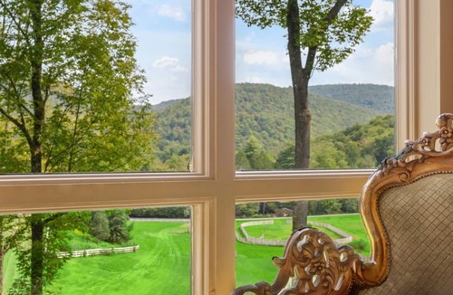 Fishs Eddy House | Marvelous 5-bedroom house in Fishs Eddy with AC, fitness room, WiFi