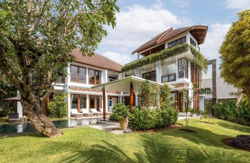Batu Bolong Villa | Mary's Beach Villa 3 Bedroom