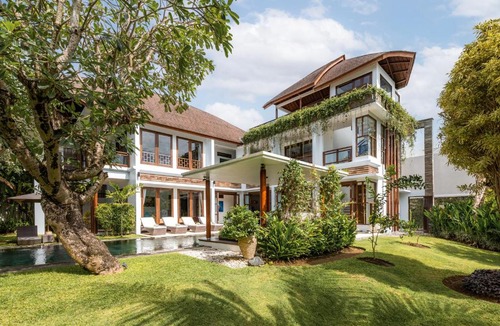 Batu Bolong Villa | Mary's Beach Villa
