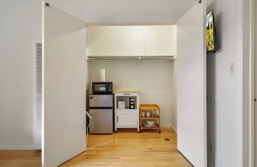 Mar Vista Apartment | Mclaughlin 4 - Studio for simple living