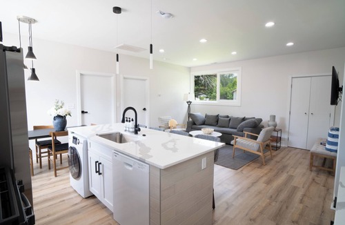 Conneaut Cabin | Modern 2-BR cabin in charming Conneaut by the Lake