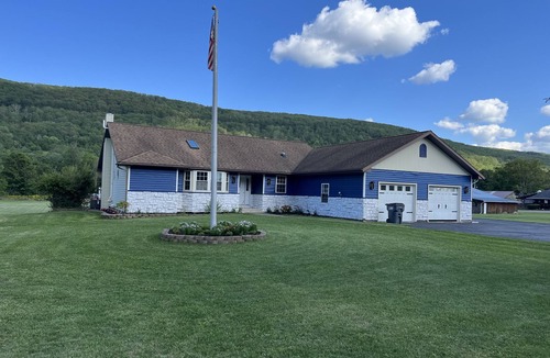 Bath House | Modern 4 bedroom/3 bath home in Finger Lakes and wine country