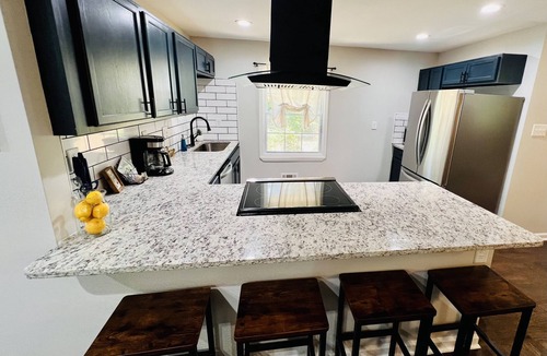 Jefferson Park House | Modern APT 4 Beds Mins to Atlanta Airport & Downtown 🔥