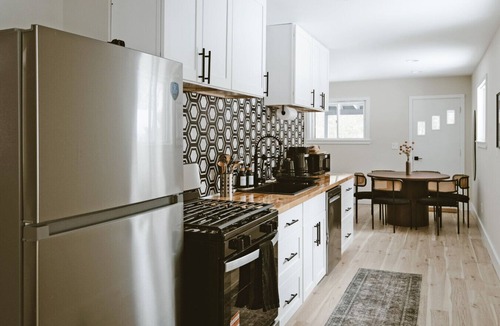 Eldred House | Modern Cabin with Fire Pit | Big Bear Ski & Hiking
