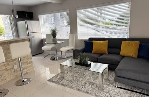 Pompano Beach Apartment | MODERN & LUXURY VACATION RENTAL 4 mins walk to the beach - AP4