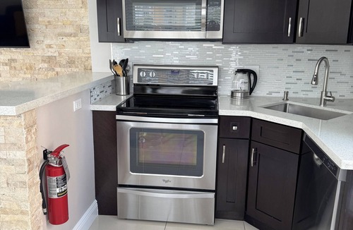 Pompano Beach Apartment | MODERN & LUXURY VACATION RENTAL 4 mins walk to the beach - AP4