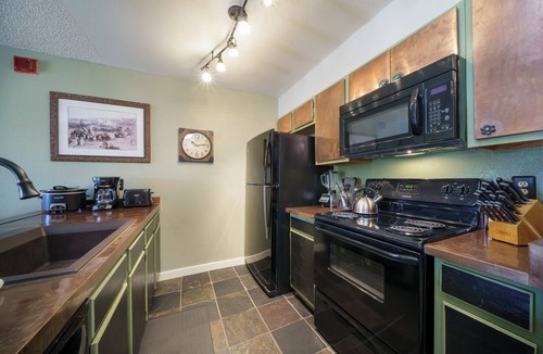 Peak 8 Condo | Modern Peak 8 Getaway! 2BR Grandview Condo